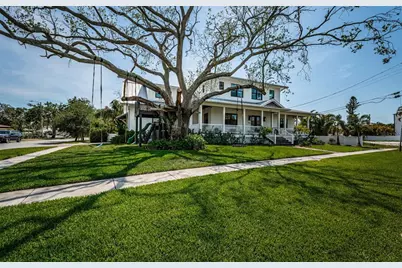 600 Alda Way NE, Saint Petersburg, FL 33704 - Photo 1