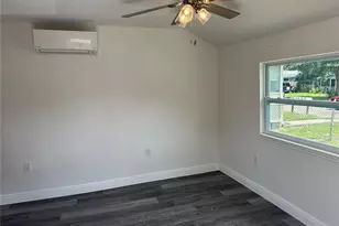 2901 20th St N, Saint Petersburg, FL 33713 - Photo 2