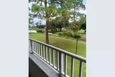 2117 Lakewood Club Drive S #O, Saint Petersburg, FL 33712 - Photo 2