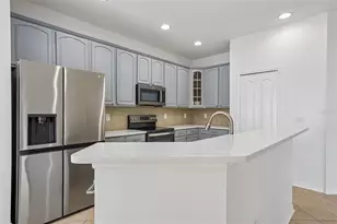 1810 Mira Lago Cir, Ruskin, FL 33570 - Photo 16