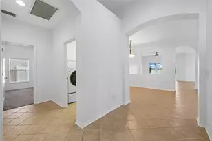 1810 Mira Lago Cir, Ruskin, FL 33570 - Photo 24