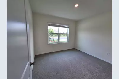 2733 Widewater Way, Zephyrhills, FL 33541 - Photo 4