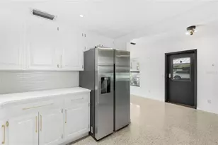 2723 Lynnhurst St, Sarasota, FL 34239 - Photo 8