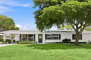 2723 Lynnhurst St, Sarasota, FL 34239 - Photo 2