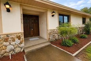 35025 Raintree Dr, Fruitland Park, FL 34731 - Photo 4