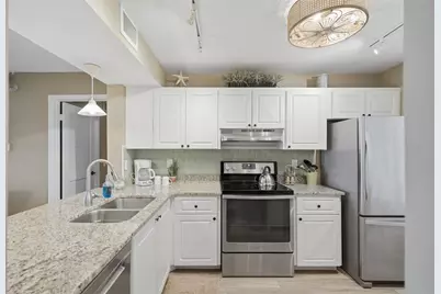 6104 Palma Del Mar Boulevard S #112, Saint Petersburg, FL 33715 - Photo 4