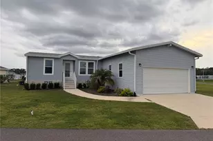 4853 Lark Haven Pl, Zephyrhills, FL 33541 - Photo 2