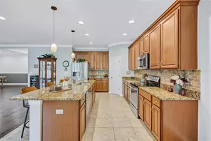 1503 Yale Castle Ct, Ruskin, FL 33570 - Photo 30
