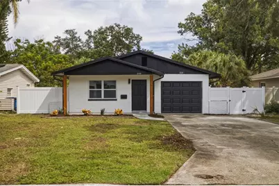 209 SE Monroe Circle N, Saint Petersburg, FL 33703 - Photo 1