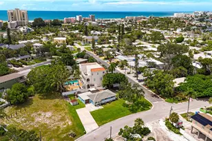 3982 Poinsettia Dr, Saint Pete Beach, FL 33706 - Photo 4
