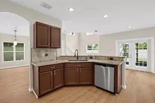 7876 Carriage Pointe Dr, Gibsonton, FL 33534 - Photo 8