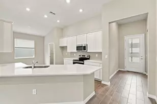 1247 Honeycomb Pl, Seffner, FL 33584 - Photo 2