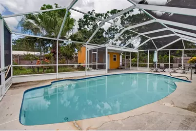 11420 Oval Drive W, Largo, FL 33774 - Photo 2
