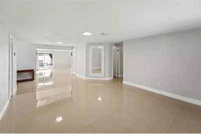 8911 113th Street, Seminole, FL 33772 - Photo 4
