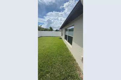 7419 Rosy Periwinkle Court, Tampa, FL 33619 - Photo 4
