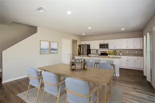 36668 Thornhedge Dr, Zephyrhills, FL 33541 - Photo 2