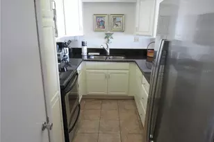 901 Gulf Dr S, Bradenton Beach, FL 34217 - Photo 6