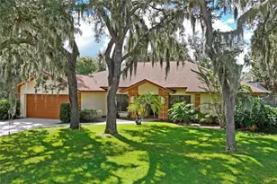 2715 Laurel Oak Dr, Plant City, FL 33566 - Photo 2