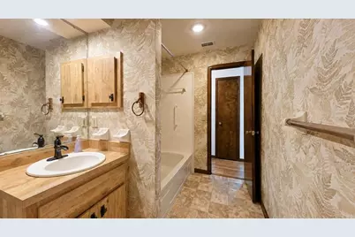 35025 Raintree Dr, Fruitland Park, FL 34731 - Photo 32