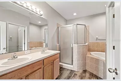 9904 Venetian River Way, Tampa, FL 33619 - Photo 36