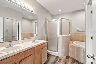 9904 Venetian River Way, Tampa, FL 33619 - Photo 36