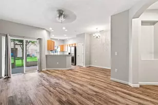 9904 Venetian River Way, Tampa, FL 33619 - Photo 18