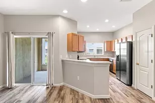 9904 Venetian River Way, Tampa, FL 33619 - Photo 2