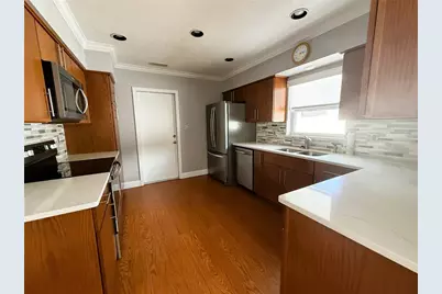 1048 40th Avenue NE, Saint Petersburg, FL 33703 - Photo 10