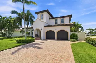 11220 8th St E, Treasure Island, FL 33706 - Photo 6