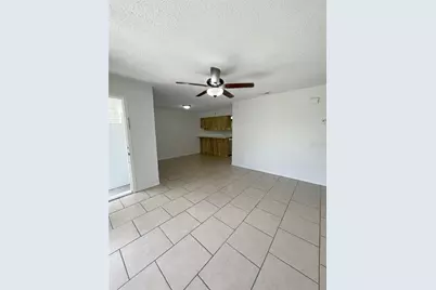 3255 Bloomingdale Villas Court, Brandon, FL 33511 - Photo 10
