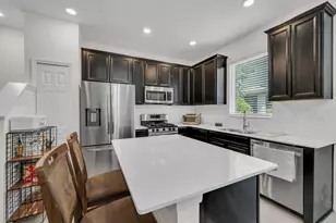 5730 Skytop Ln, Lithia, FL 33547 - Photo 8