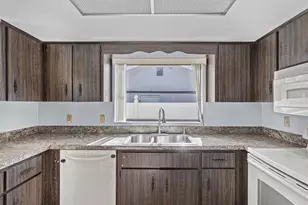 6907 Bottle Brush Dr, Port Richey, FL 34668 - Photo 22