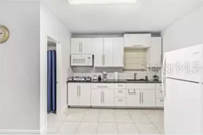 8210 Westridge Drive, Tampa, FL 33615 - Photo 10