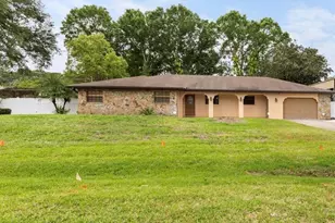 8210 Westridge Dr, Tampa, FL 33615 - Photo 2