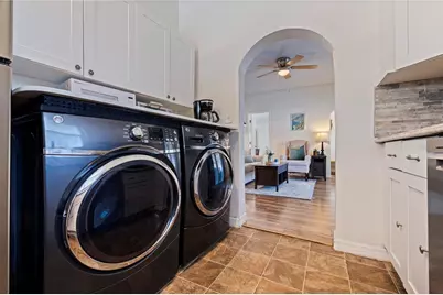 327 25th Street S, Saint Petersburg, FL 33712 - Photo 18