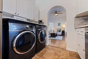 327 25th St S, Saint Petersburg, FL 33712 - Photo 18