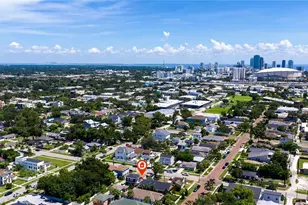 327 25th St S, Saint Petersburg, FL 33712 - Photo 2