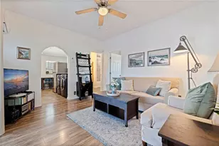 327 25th St S, Saint Petersburg, FL 33712 - Photo 6