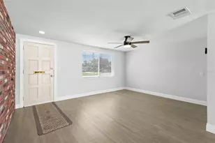 6100 Woodrow Wilson Blvd NE, Saint Petersburg, FL 33703 - Photo 14