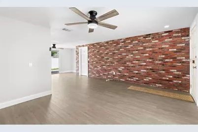 6100 Woodrow Wilson Boulevard NE, Saint Petersburg, FL 33703 - Photo 16