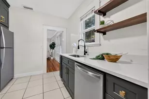 1102 E Chelsea St, Tampa, FL 33603 - Photo 14