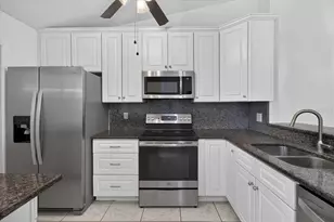 3178 Cloverplace Dr, Palm Harbor, FL 34684 - Photo 4