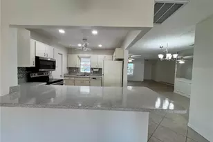 1008 Yellowbird Pl, Sun City Center, FL 33573 - Photo 12