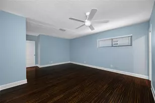 2121 W Farwell Dr, Tampa, FL 33603 - Photo 28