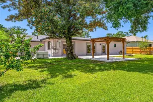 2121 W Farwell Dr, Tampa, FL 33603 - Photo 34
