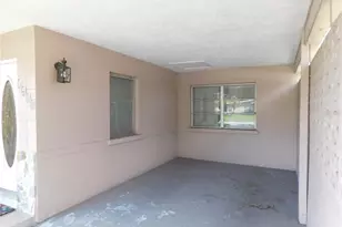 1400 57th Ave N, Saint Petersburg, FL 33703 - Photo 2