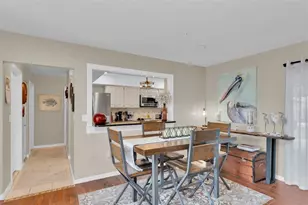 207 Amesbury Cir, Sun City Center, FL 33573 - Photo 10