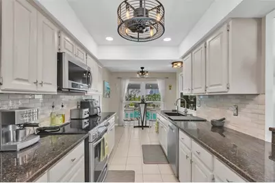 207 Amesbury Circle, Sun City Center, FL 33573 - Photo 18