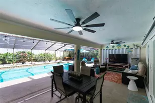 207 Amesbury Cir, Sun City Center, FL 33573 - Photo 2