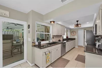 207 Amesbury Circle, Sun City Center, FL 33573 - Photo 14